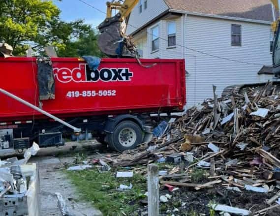 Why Dispose of Debris with a Waste Dumpster Rental