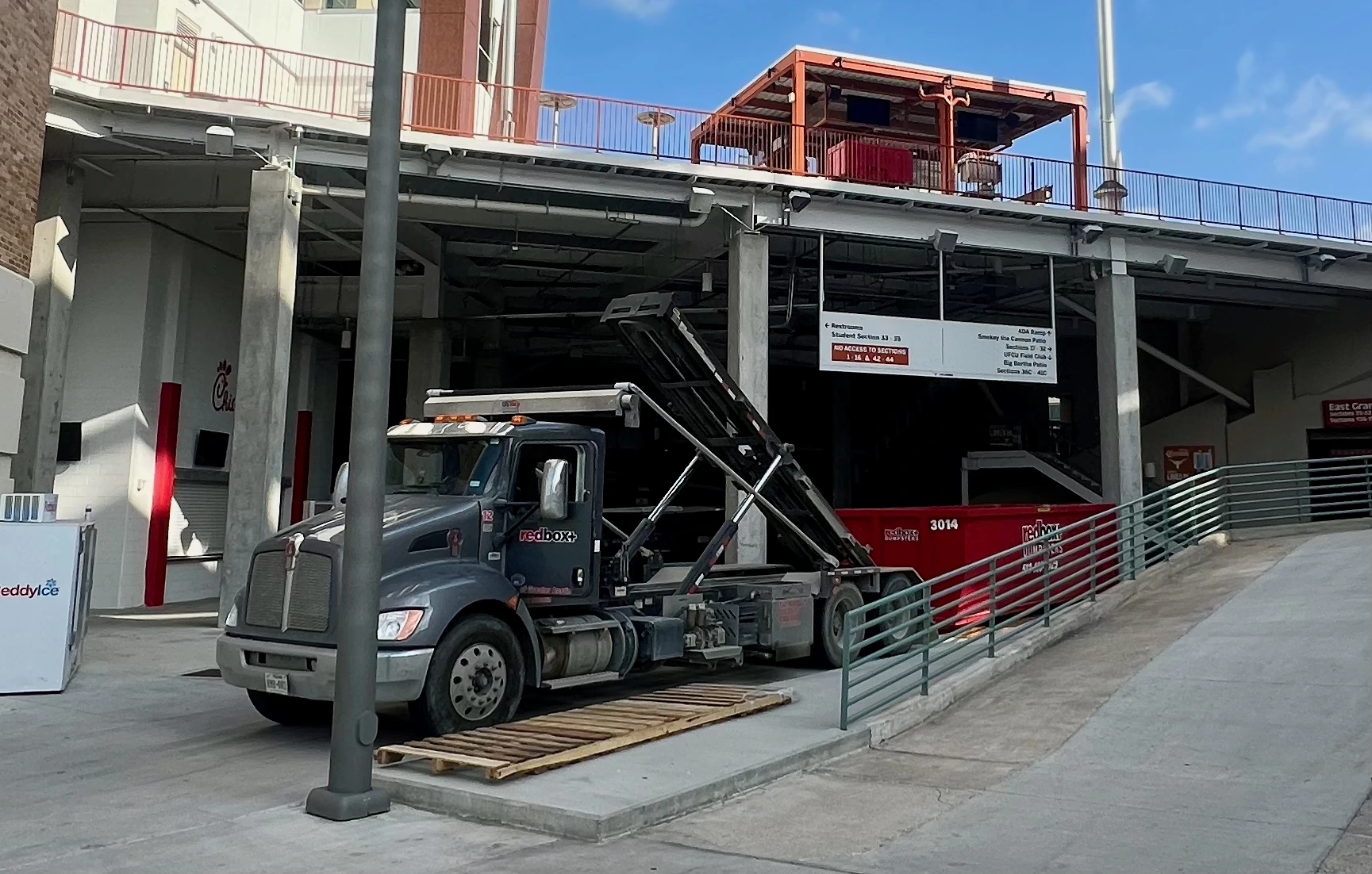 Roll Off Dumpster Rental Services in Austin, Texas redbox+ Dumpsters