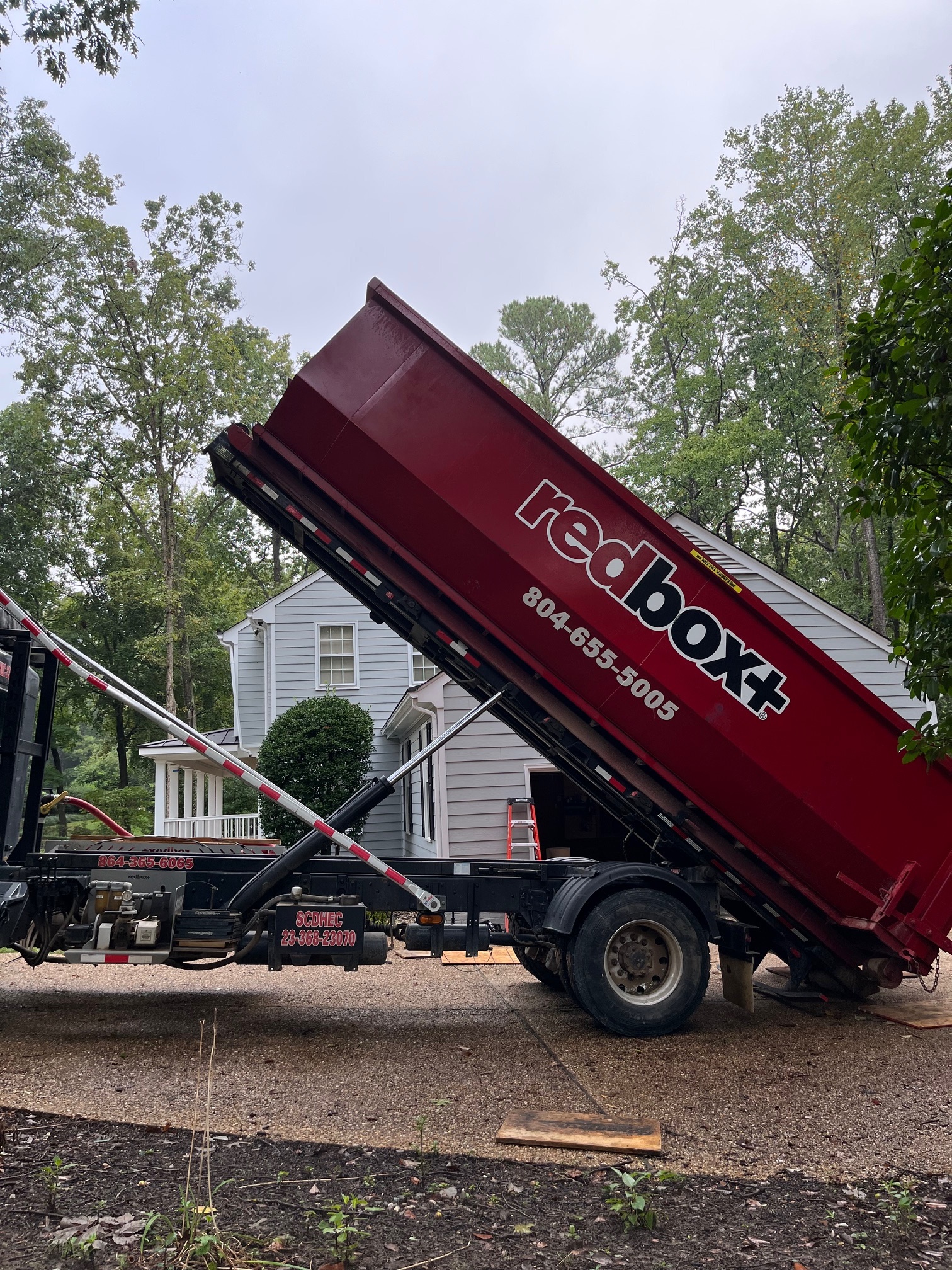 a construction dumpster rental in richmond, va